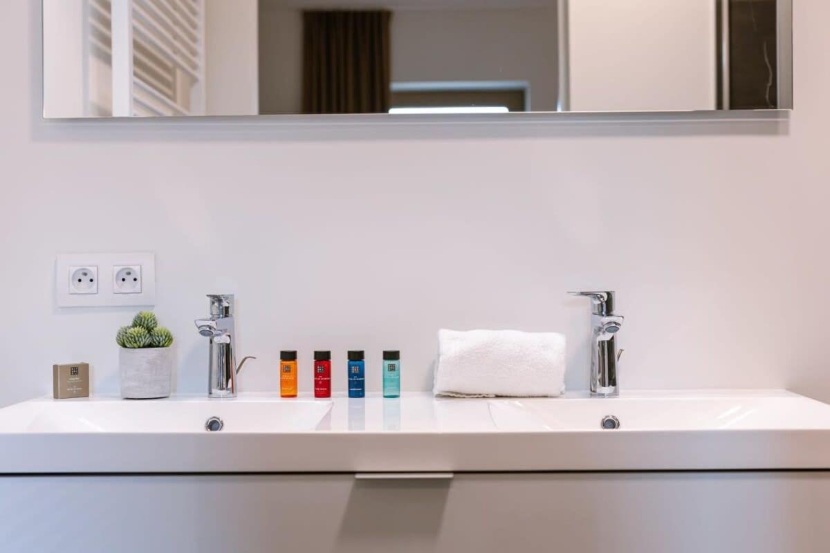 Apartment Huswell - Cozy A Stone's Throw From The
