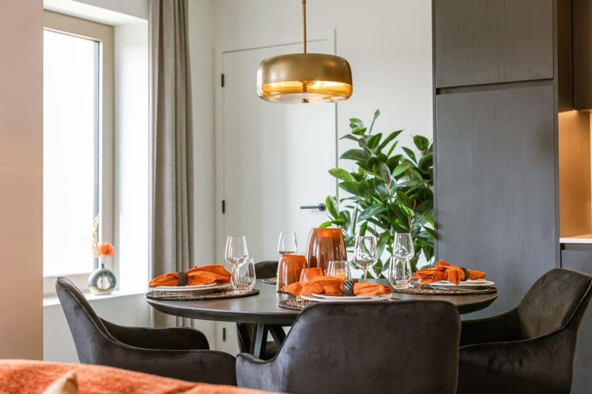 Huswell - Cozy A Stone's Throw From The